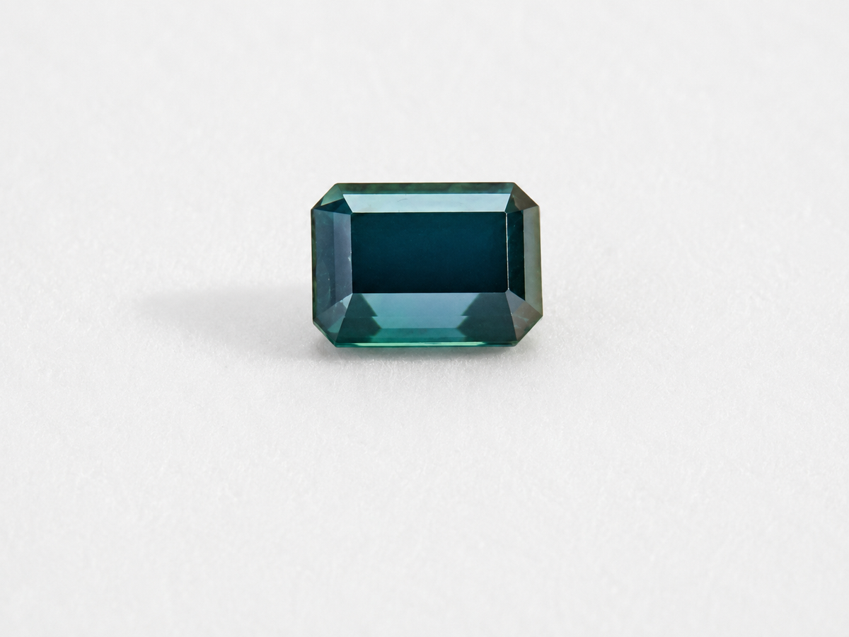 Emerald cut Blue Sapphire 1ct