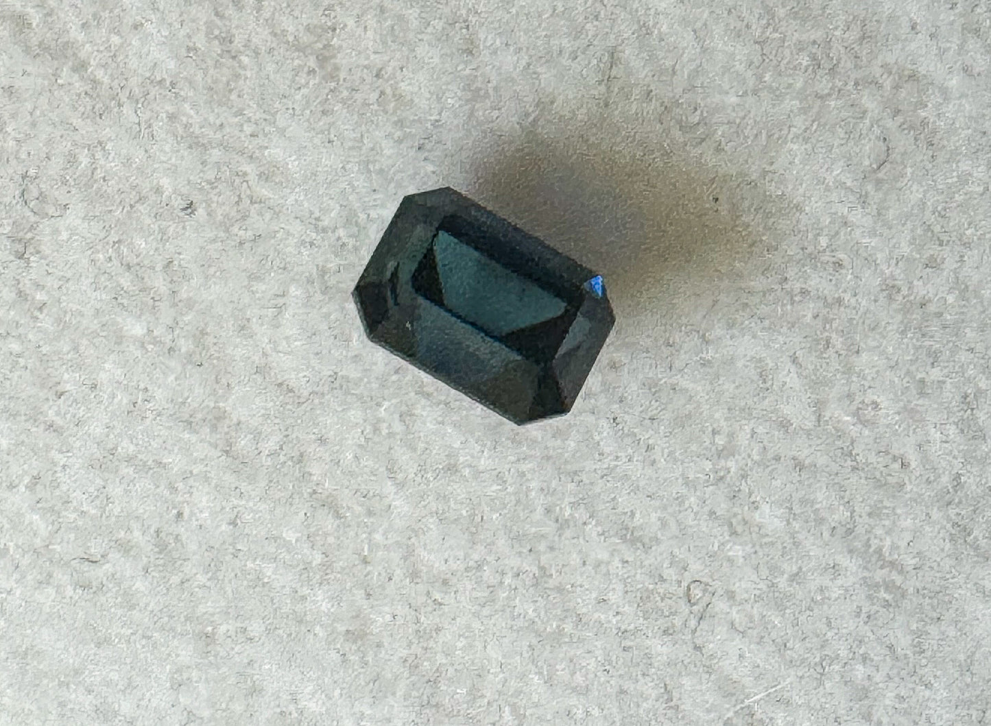 Emerald cut Blue Sapphire 1ct