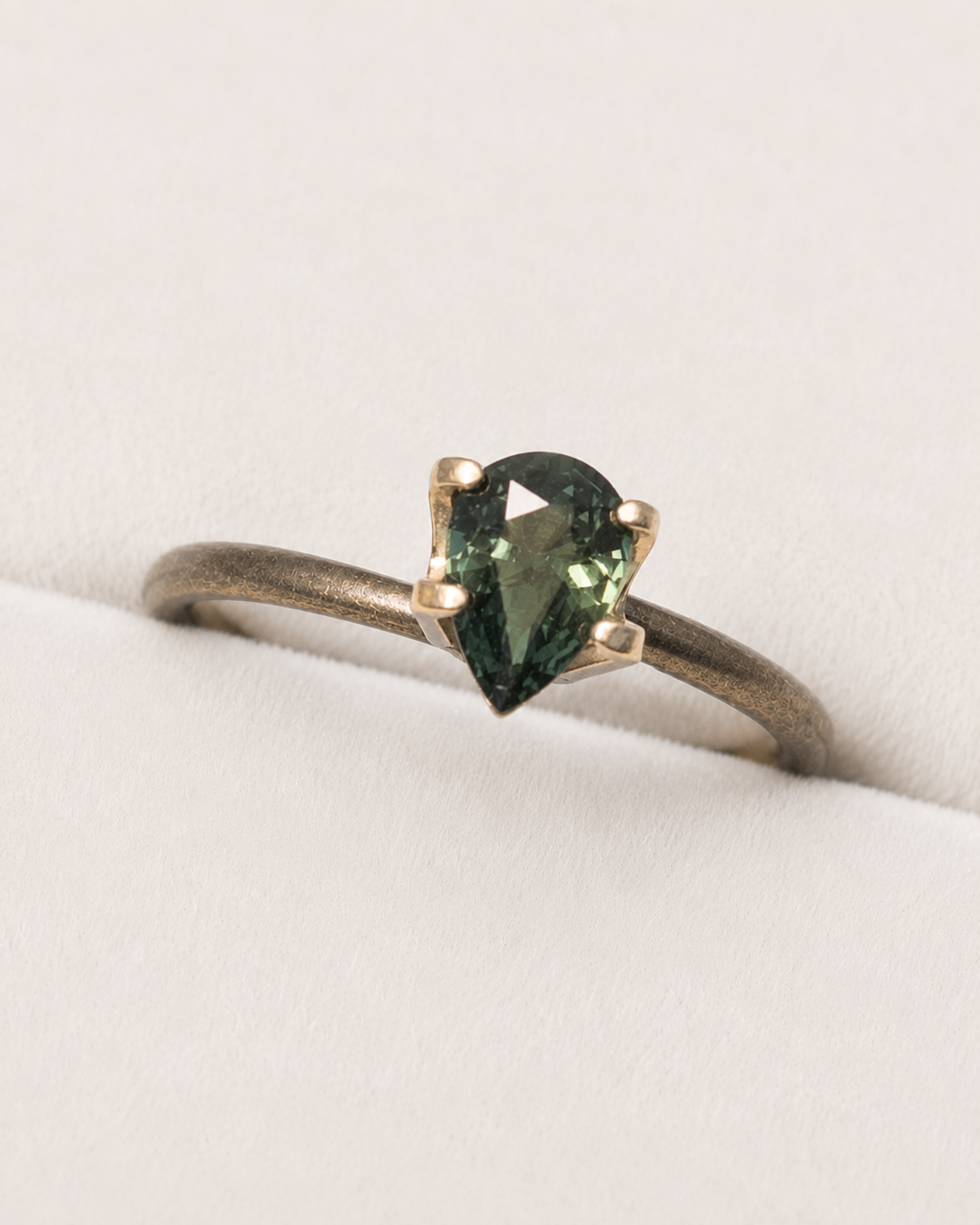 Green Pear Sapphire 0.7ct